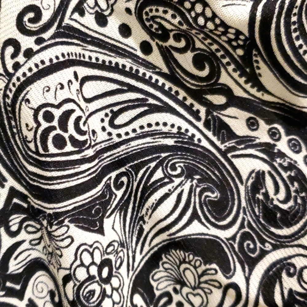Paisley tunic, scarf and floral clip - Picture 5 of 9